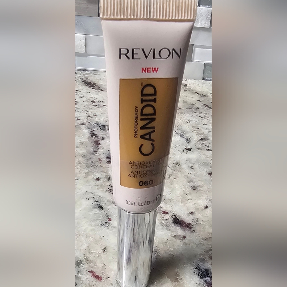 NEW Revlon Photoready Candid Antioxidant Concealer Deep Foncé 060 0.34fl.oz